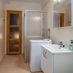 Lejlighed Cosy 1 Bedroom With Terrace And Sauna, Location *