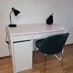 Lejlighed Cosy 1 Bedroom With Terrace And Sauna, Location *
