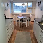 Lejlighed Cosy 1 Bedroom With Terrace And Sauna, Location