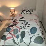 Cosy 1 Bedroom With Terrace And Sauna, Location Lejlighed