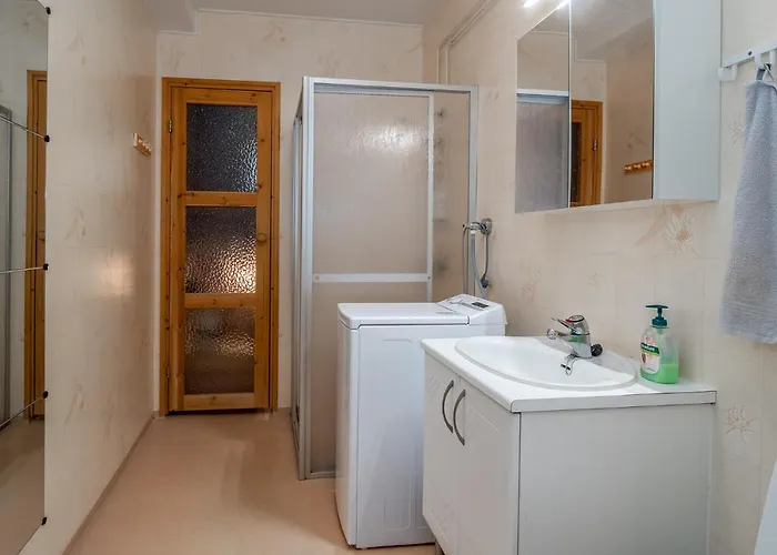 דירה Cosy 1 Bedroom With Terrace And Sauna, Location *